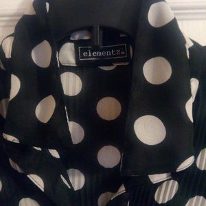 Elementz large black and white blouse, steam pleat